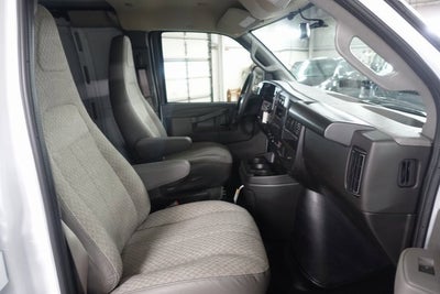 2025 Chevrolet Express Cargo 3500 WT