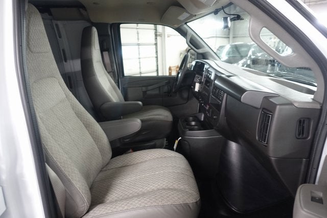 2025 Chevrolet Express Cargo 3500 WT