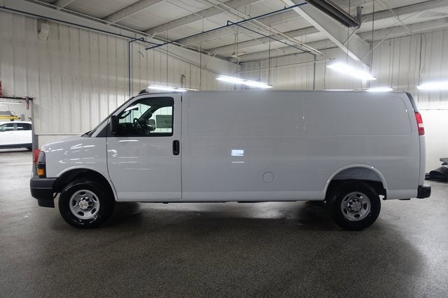 2025 Chevrolet Express Cargo 3500 WT