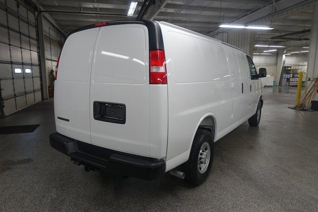2025 Chevrolet Express Cargo 3500 WT