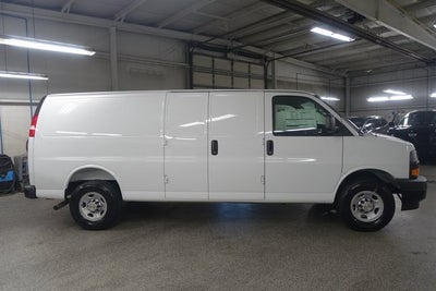 2025 Chevrolet Express Cargo 3500 WT