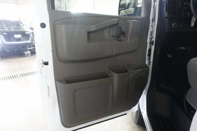 2025 Chevrolet Express Cargo 3500 WT