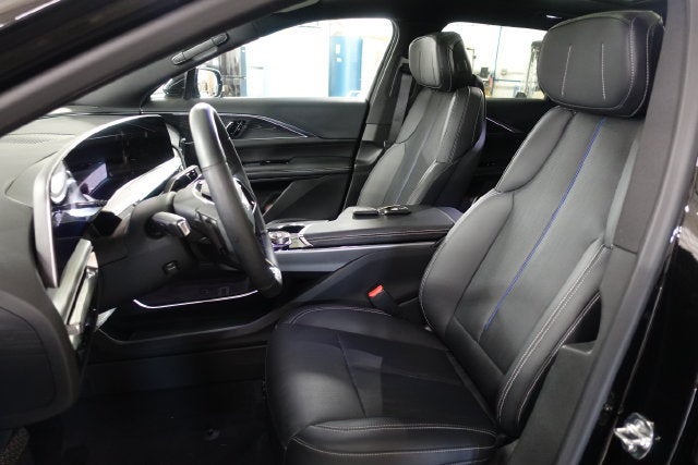2025 Cadillac LYRIQ Luxury 1