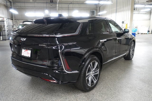 2025 Cadillac LYRIQ Luxury 1