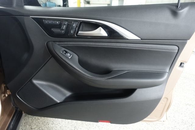 2019 INFINITI QX30 LUXE