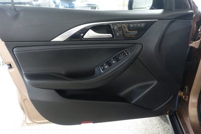 2019 INFINITI QX30 LUXE